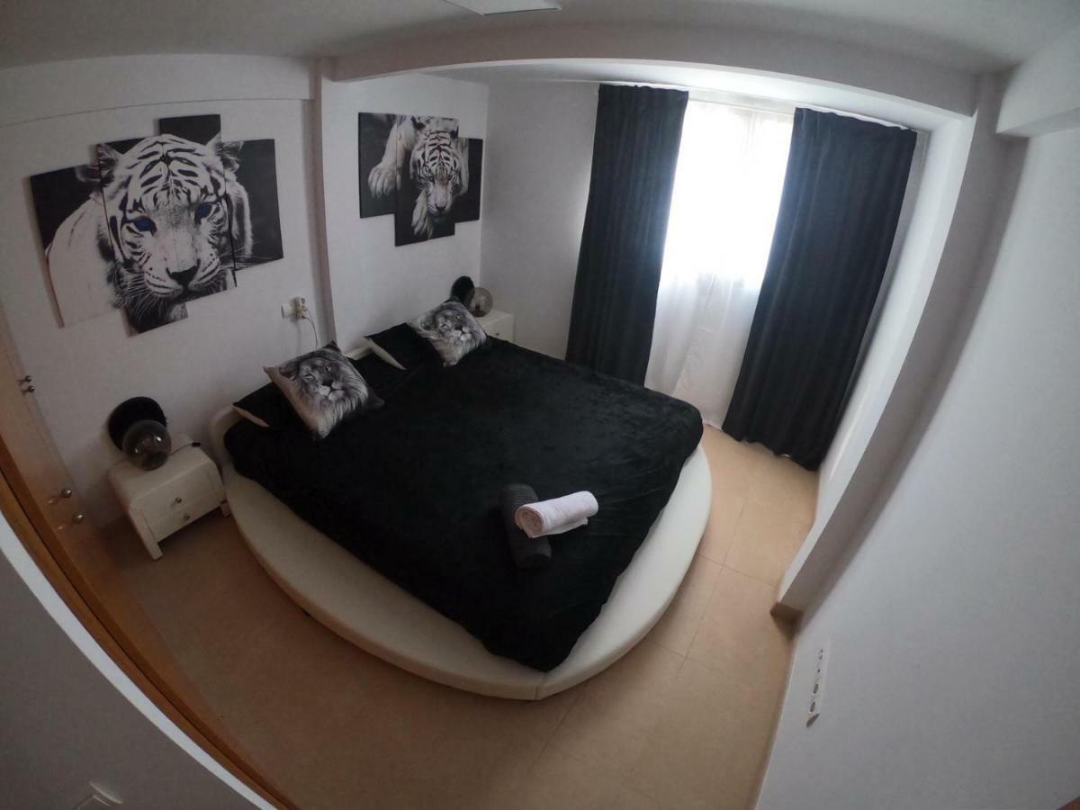 Apartamento A Primera Linea De Mar En 普拉加德阿罗 外观 照片
