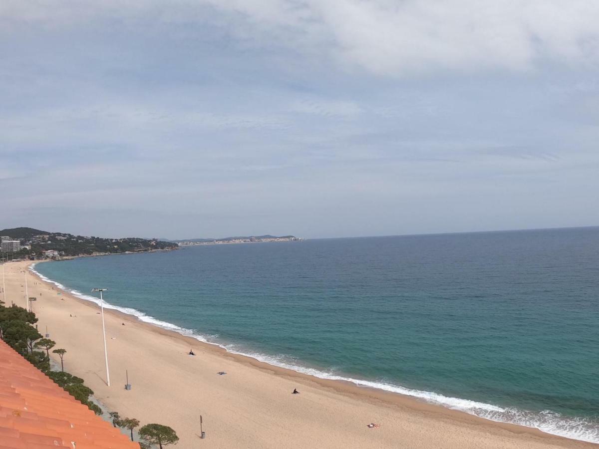 Apartamento A Primera Linea De Mar En 普拉加德阿罗 外观 照片